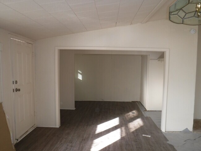 Building Photo - 2509 Angelique St