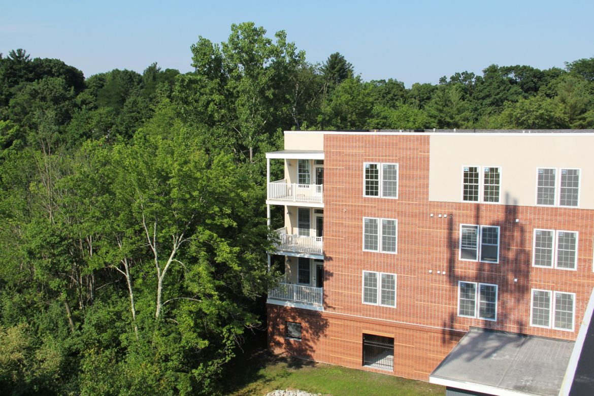 Foto principal - 978 Worcester St