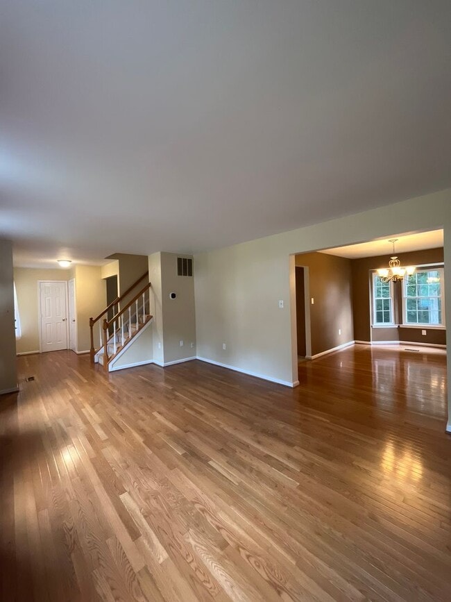 Building Photo - Tranquil 4BR Home in Sterling, VA w/ Two C...