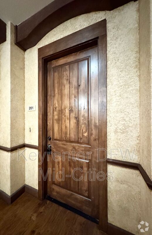 Building Photo - 6631 Via Positano