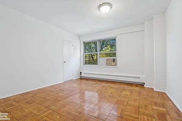 Foto del edificio - 570 Grand St