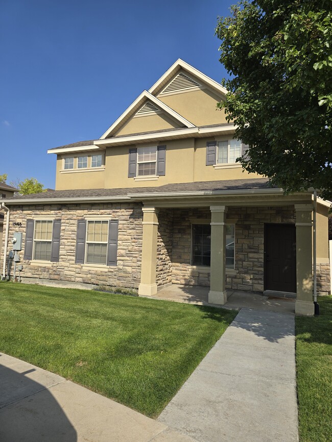 Building Photo - 13463 S Corbin Valley Dr