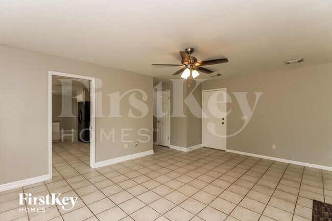 Foto del edificio - 7935 Shangrila Ln