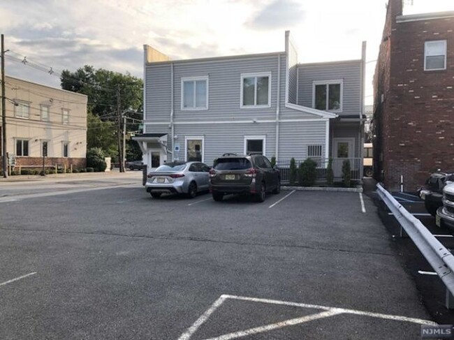 Building Photo - 203 N Washington Ave
