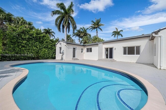 Building Photo - 7730 Beach View Dr