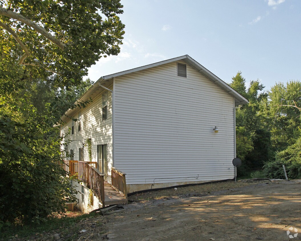 Building Photo - 1610-1616 Maude