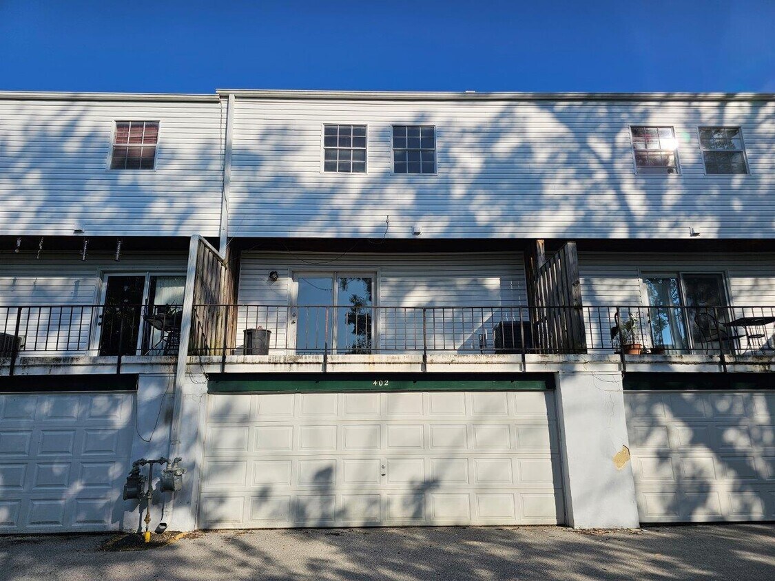 Building Photo - 1201 Old 63 S