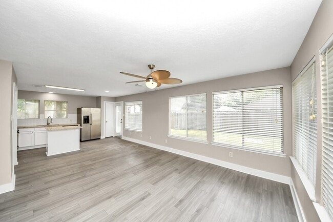 Building Photo - 18178 Woodsdale Ct