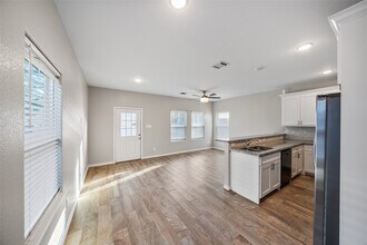 Building Photo - 16928 Kempwood