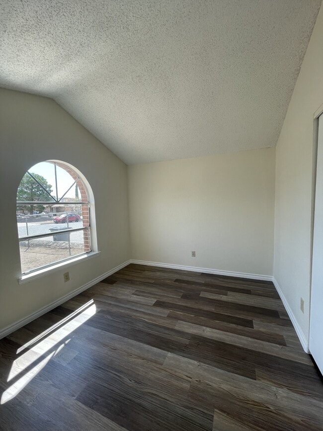 Building Photo - 845 Montera Rd