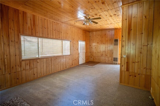 Foto del edificio - 2462 Spring Dr