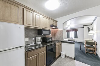 Building Photo - 1025 Swanson St