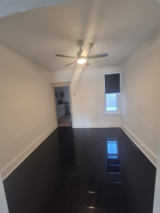 Photo - 323 N Edgewood St Townhome