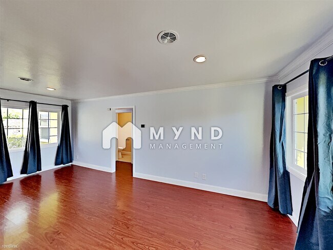 Building Photo - 3 br, 1.5 bath House - 282 Berry Ave