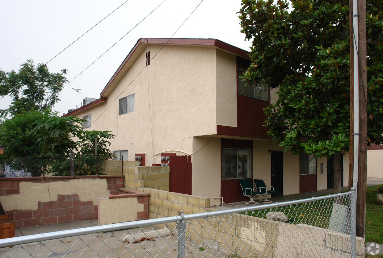 Building Photo - 16535 Randall Ave