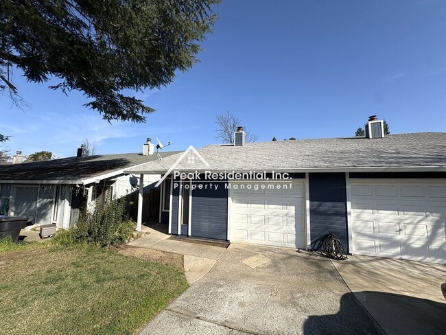 Building Photo - Spacious Fair Oaks 2bd/1ba Duplex with 1 Car Garage