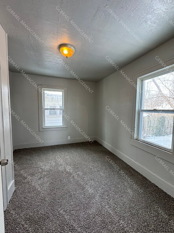 Building Photo - 1016 Leland St