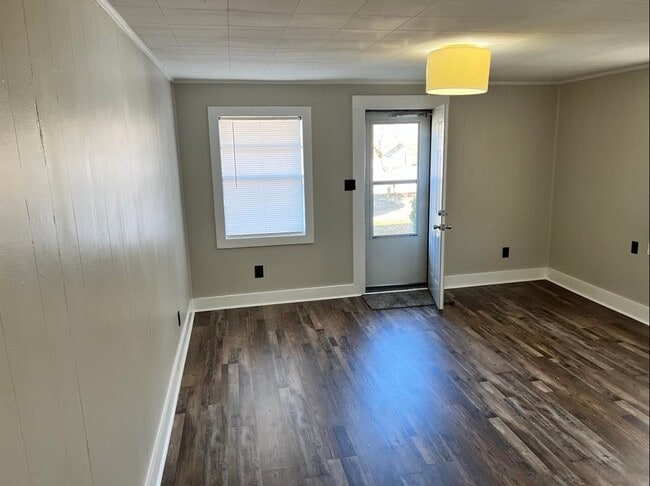 Building Photo - Kendall Easterwood Properties