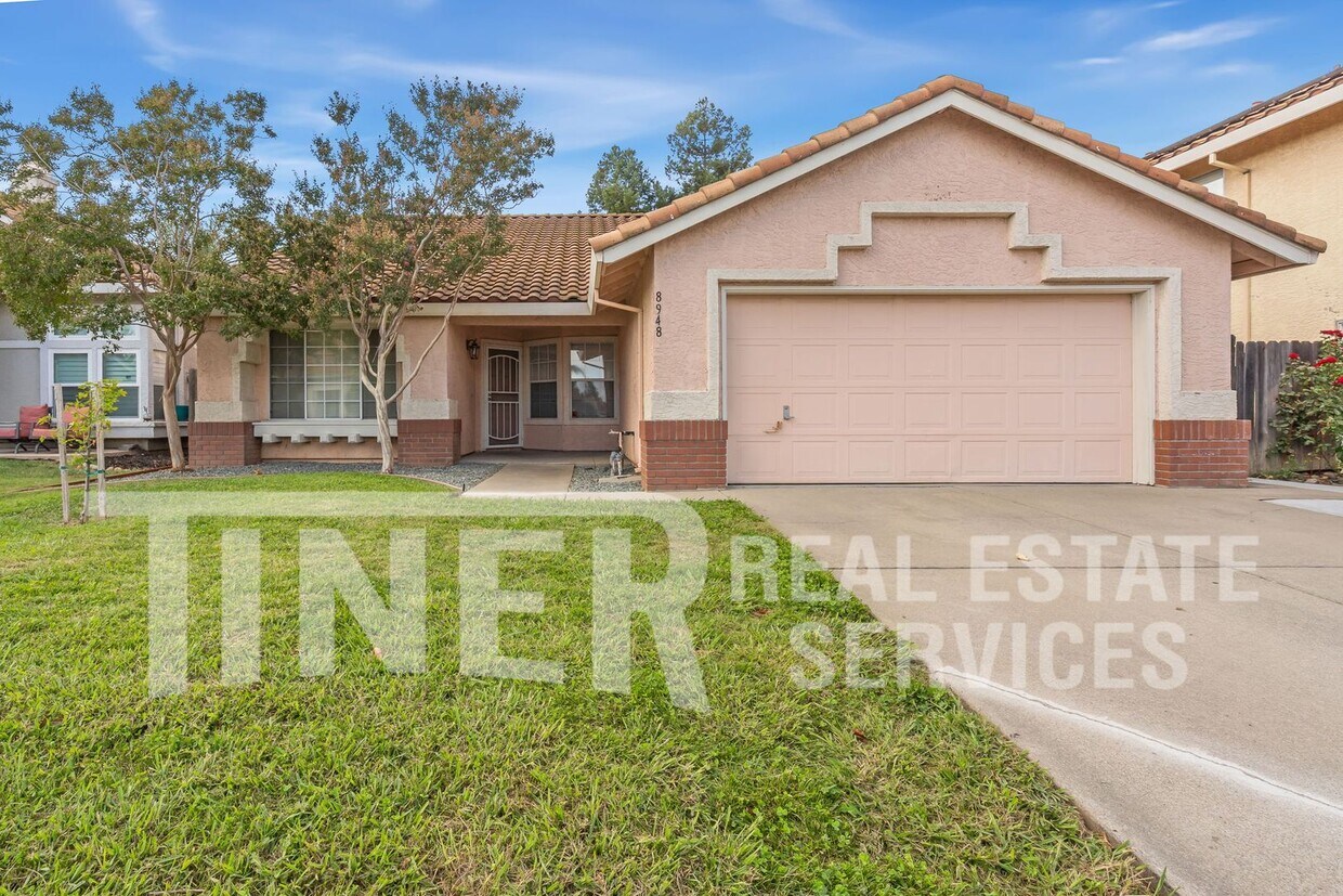Foto principal - 8948 Warmsprings St