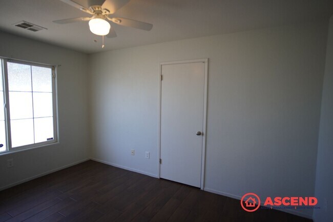 Foto del edificio - Charming 3-Bedroom Home in the Akers & Berkshire Area!