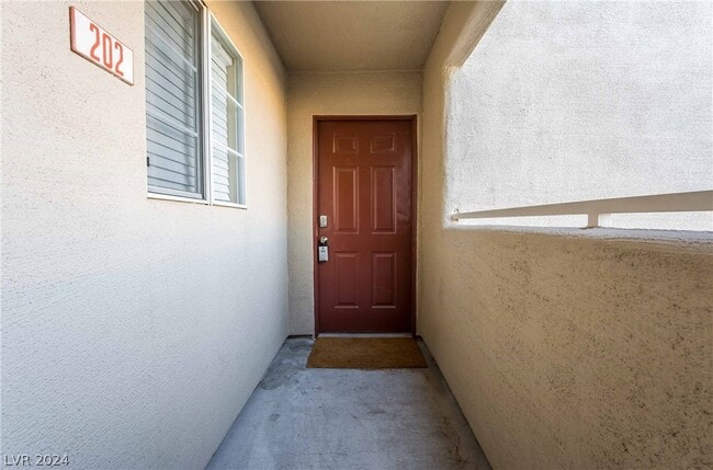 Building Photo - 1908 Villa Palms Ct