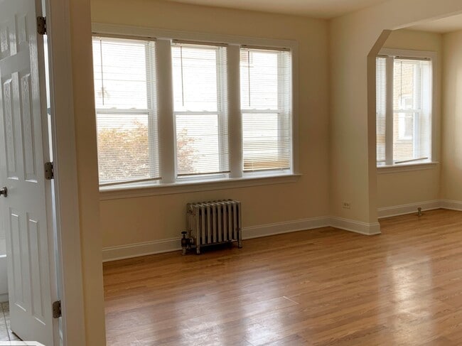 Building Photo - 2600 N Kimball Ave