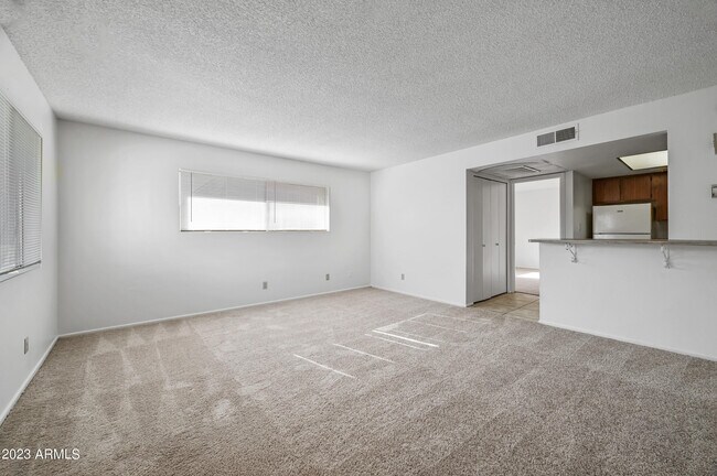 Building Photo - 700 W University Dr