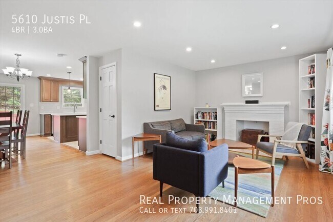Building Photo - Brick colonial - fully fenced!  4 bed home...