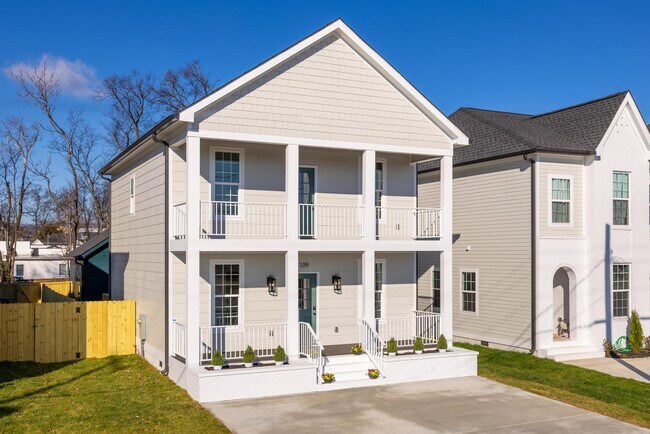 Stunning full-length balcony & front porch - 109 Scruggs St