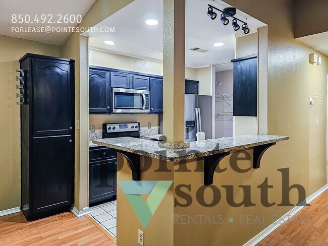 Building Photo - Condo near I10-Flexible Lease Terms 7-12 L...