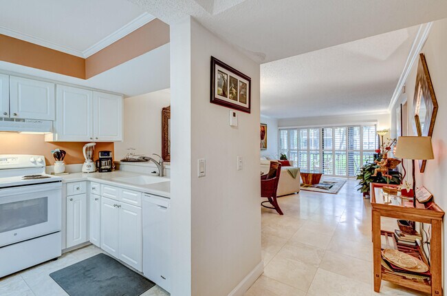 Foto del edificio - 139 Brackenwood Rd