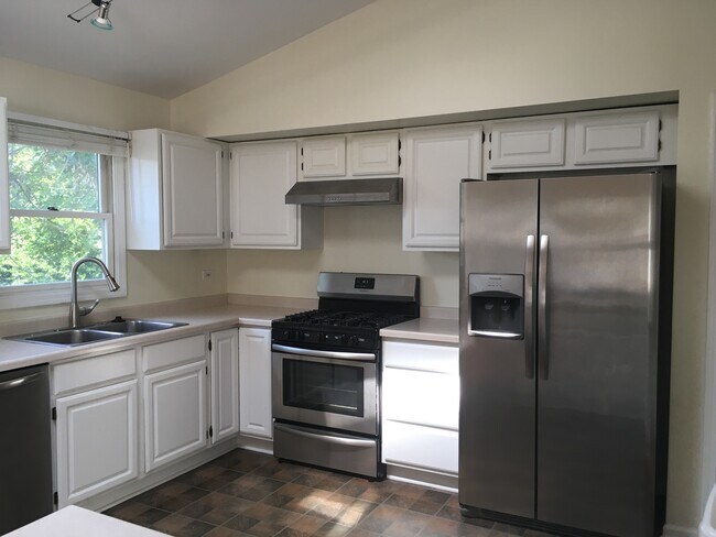 Building Photo - 23636 N Overhill Dr