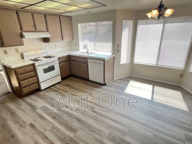 Foto del edificio - 11705 Snapdragon Ln