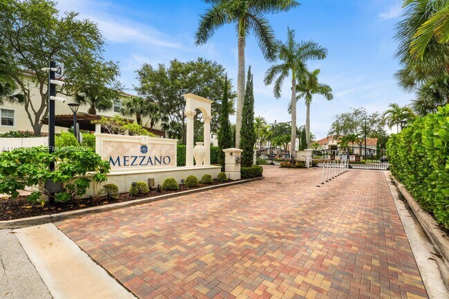 Foto del edificio - 9833 Baywinds Blvd