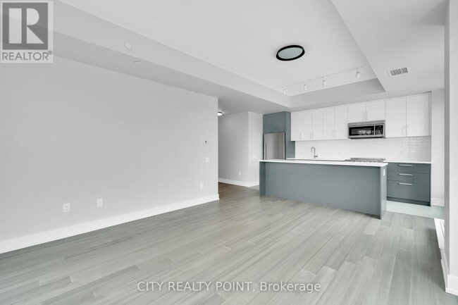 Photo du bâtiment - 664-664 Spadina Ave.