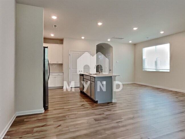 Building Photo - 3 br, 2.5 bath Townhome - 153 Eagle Chase Dr