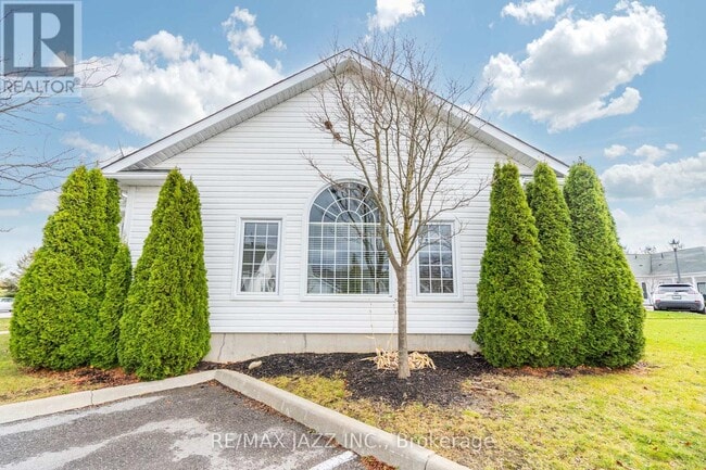 Building Photo - 325 Densmore Rd