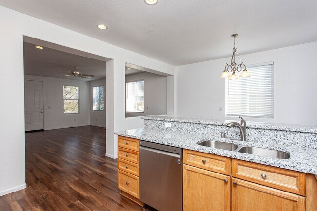 Foto del edificio - Clean, bright, and ready for your next chapter!