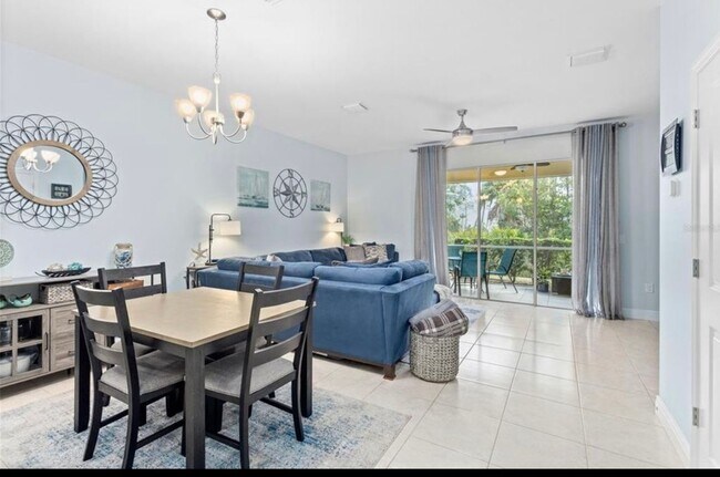 Building Photo - 3/2.5/1 Lakeside Plantation Townhouse