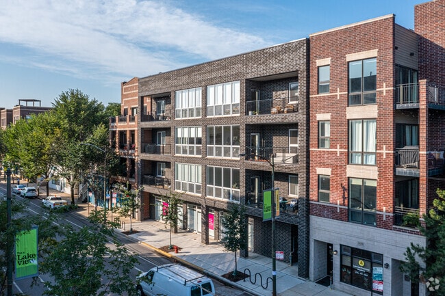 Building Photo - 3530 N Lincoln Ave