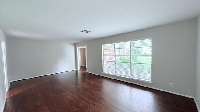 Building Photo - 11119 Atwell Dr