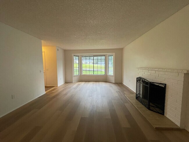 Building Photo - Bethel Valley Condominiums