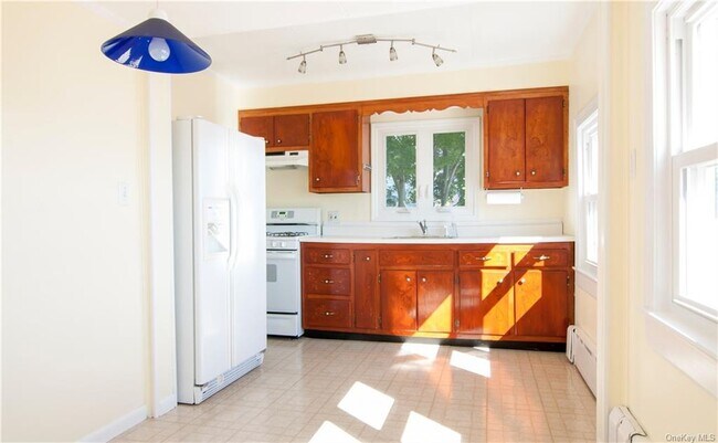 Building Photo - 129 Piermont Ave
