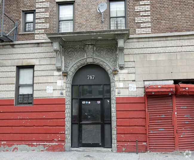 Building Photo - 787 E 185th St