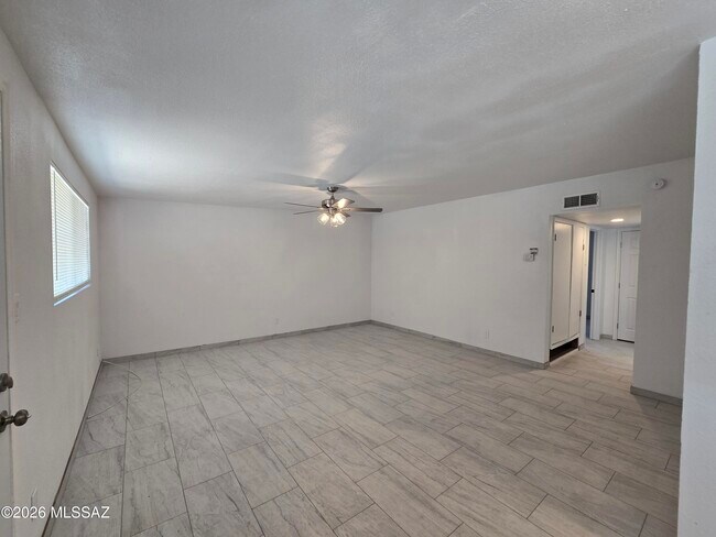 Foto del edificio - 511 N Iroquois Ave