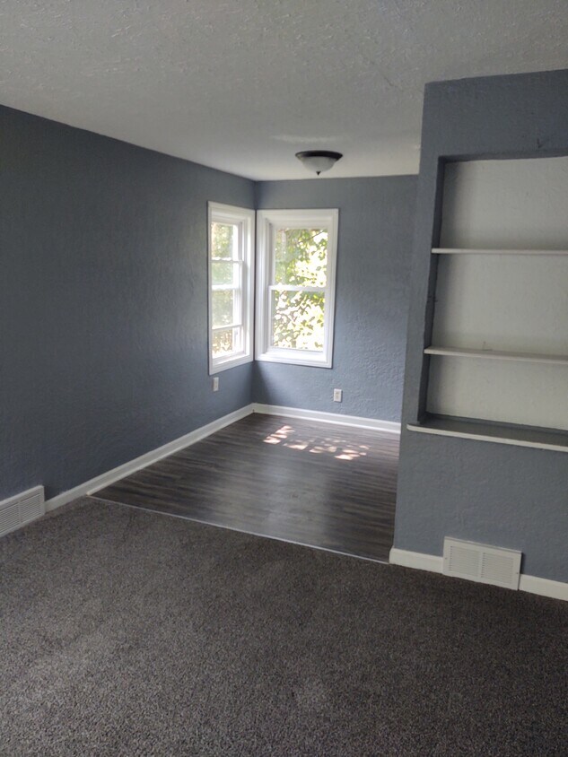 Foto del edificio - 2132 E 27th St