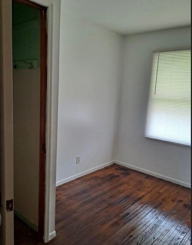 Building Photo - 315 Banff Cir