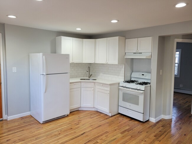Building Photo - 3-35 Beach 87th St