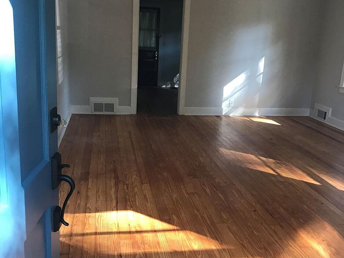 Foto del edificio - 566 Mulberry Ln