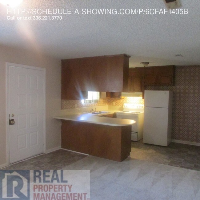 Building Photo - 2567 Green Oaks Ct SE